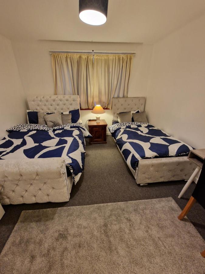 Millmead Apartment In Central Guildford With Parking Esterno foto