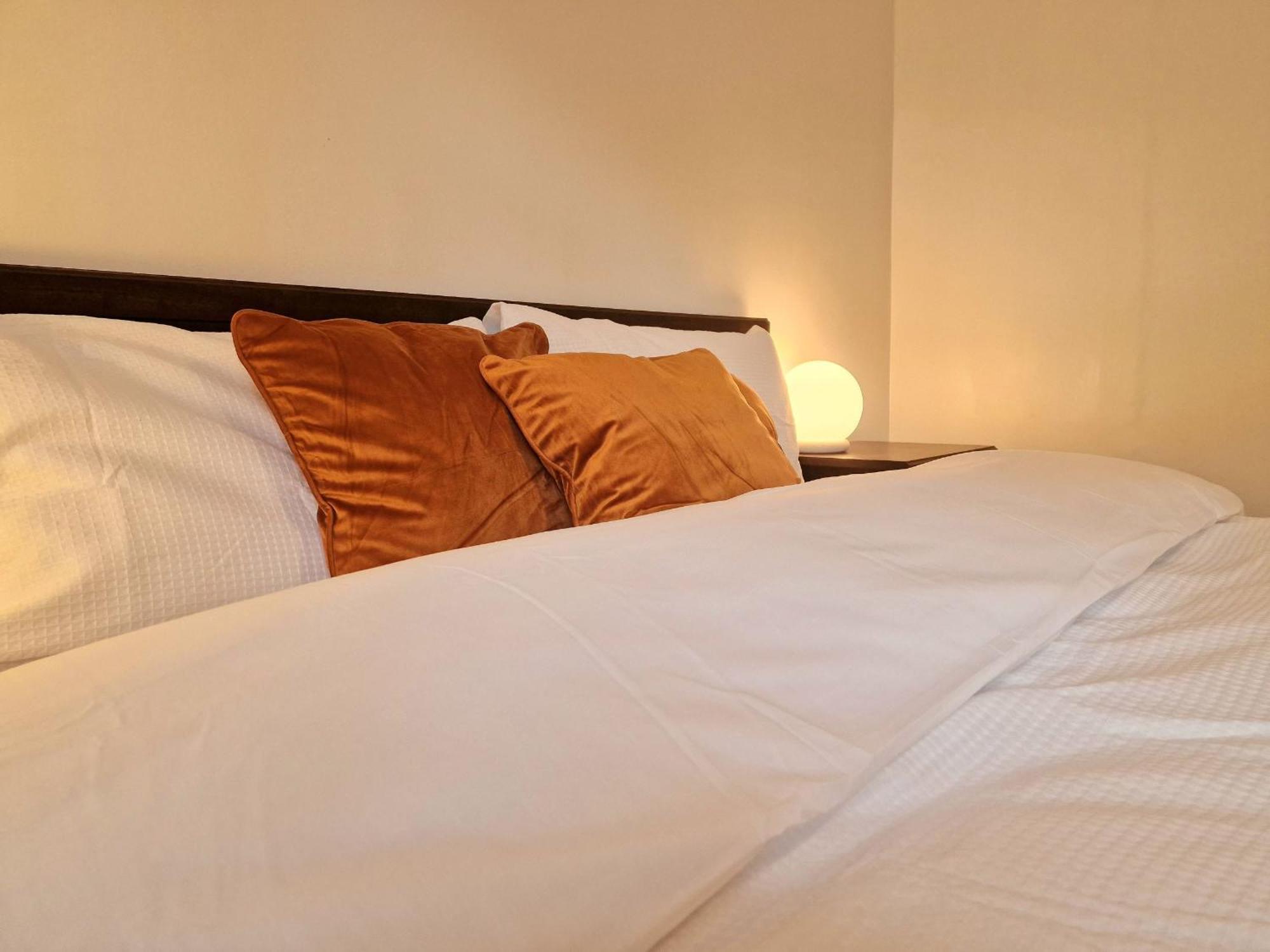 Millmead Apartment In Central Guildford With Parking Esterno foto